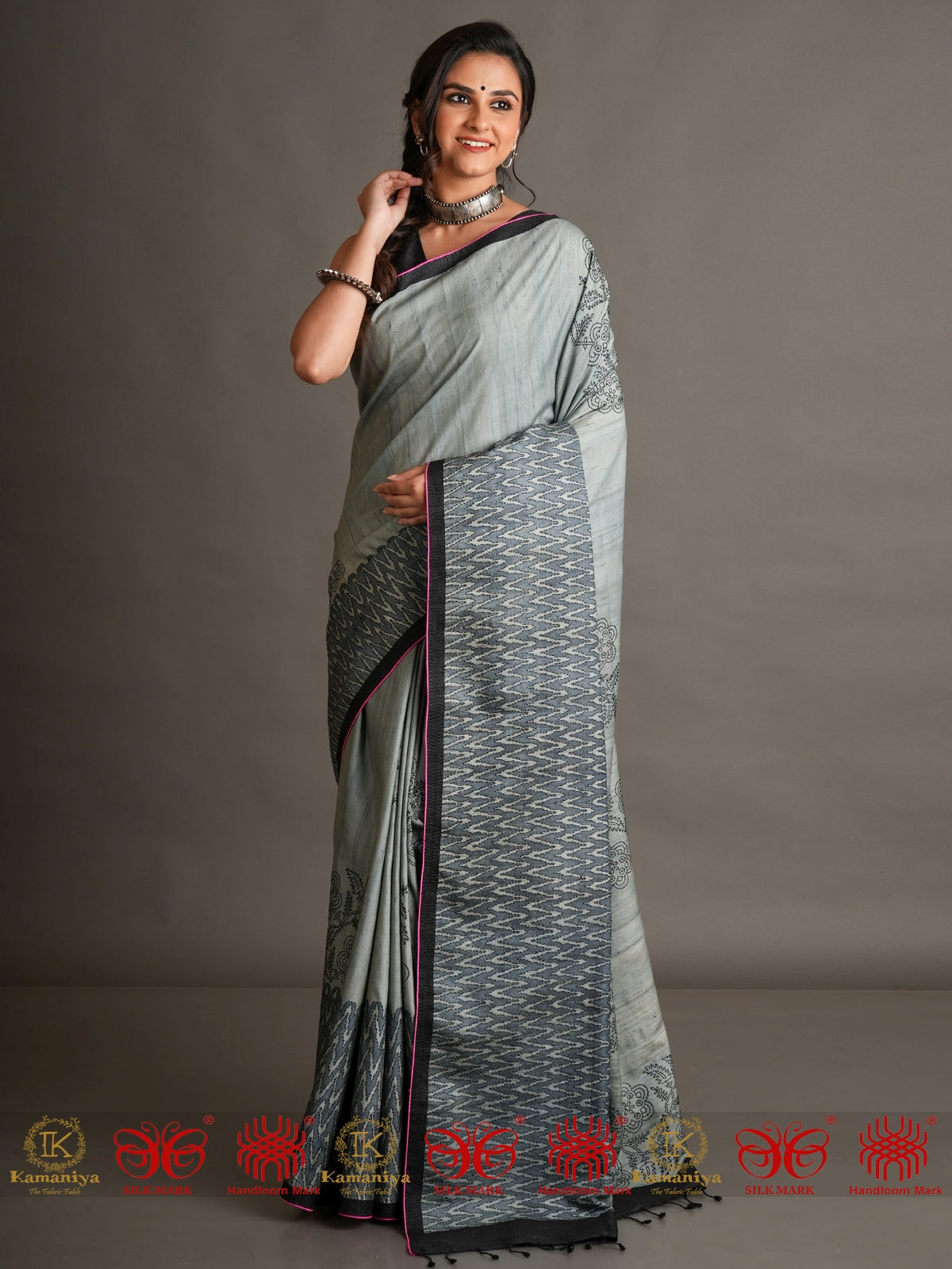 Bhoore - Grey and Black Saree
