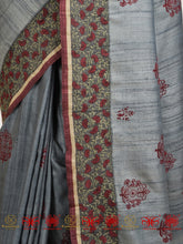 Load image into Gallery viewer, Grey Gehna - Vibrant Saree
