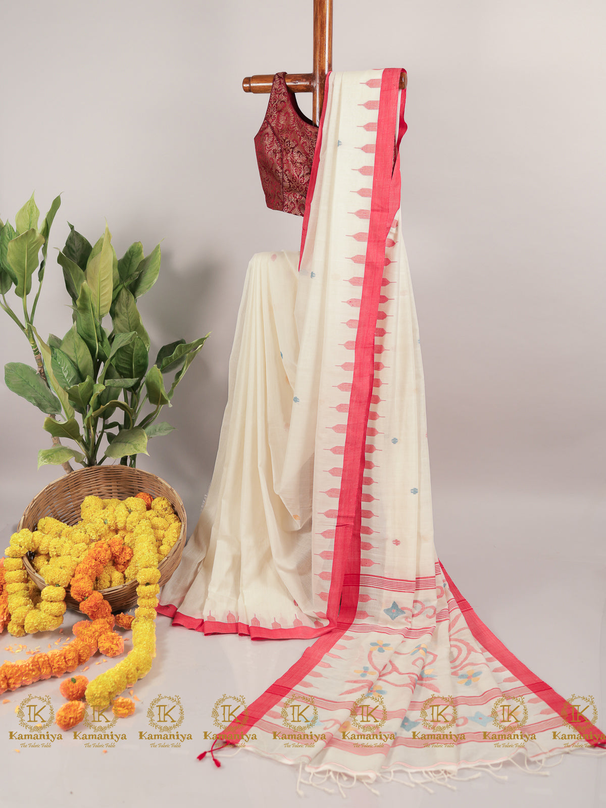 Queen-tessential - Saree